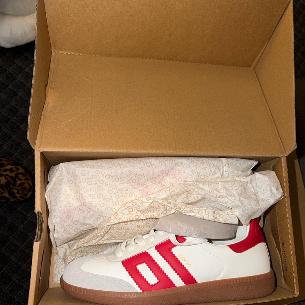 NIB Back 70s White and Red Sneakers